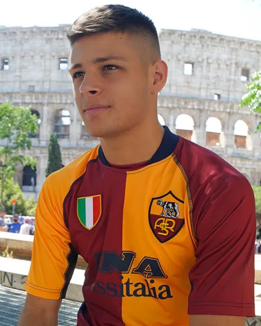AS Roma 2001 - 02 Retro Football Shirt Red
